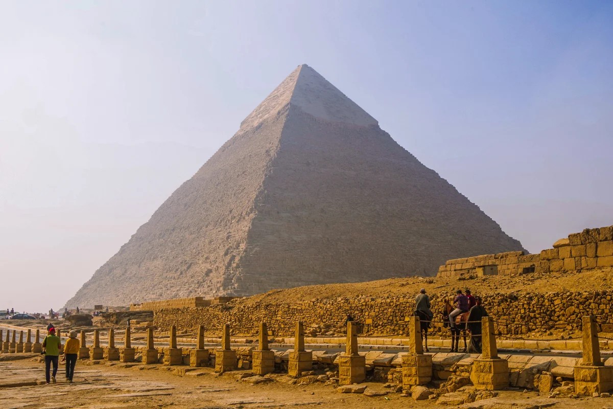 Tour to Giza Pyramids And Grand Egyptian Museum GEM & Old Cairo